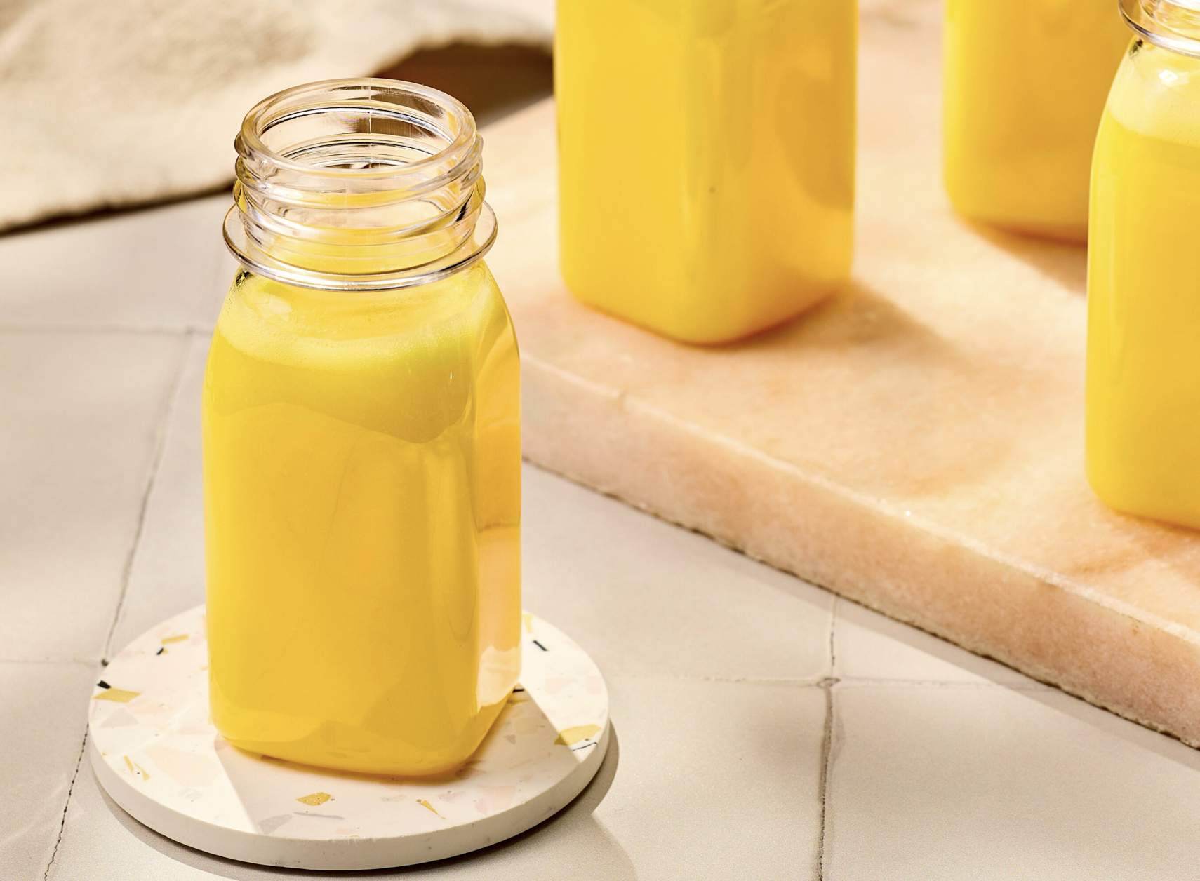 Shot Natural de Abacaxi, Gengibre e Cúrcuma para Imunidade e Energia